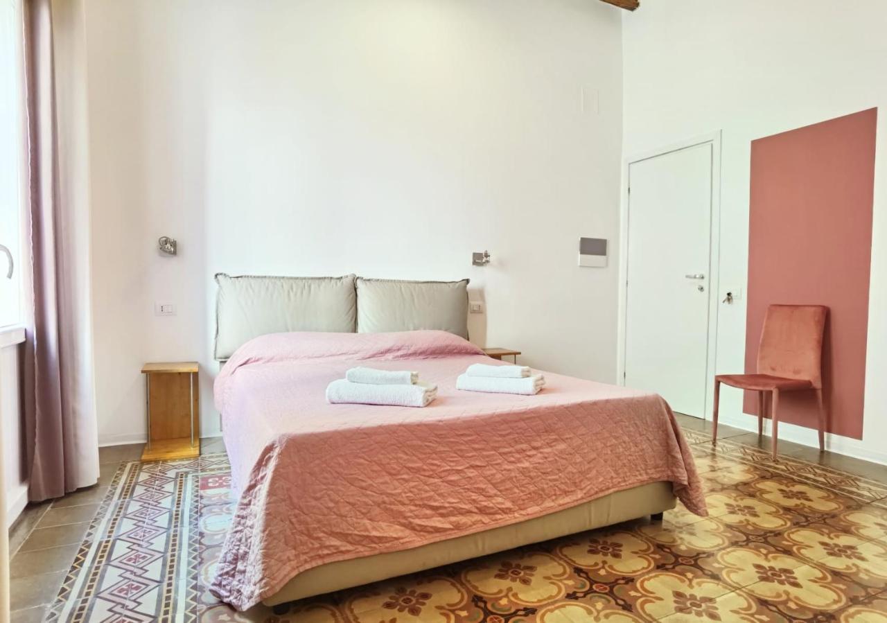 Sat Appartamenti Locazioni Turistiche Brevi-G&P Holiday Home Трапани Екстериор снимка