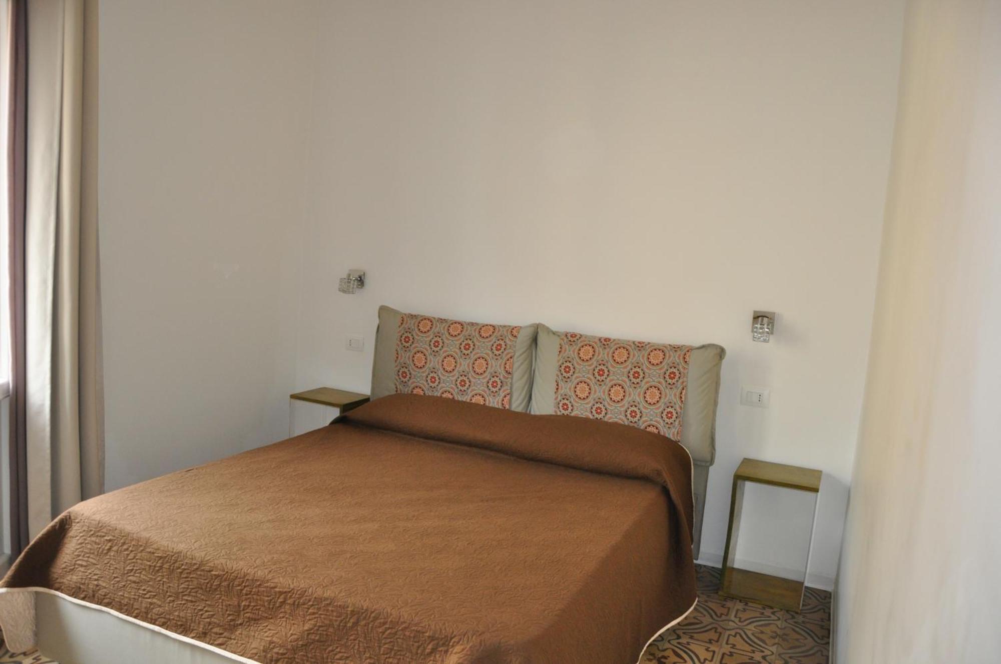 Sat Appartamenti Locazioni Turistiche Brevi-G&P Holiday Home Трапани Екстериор снимка
