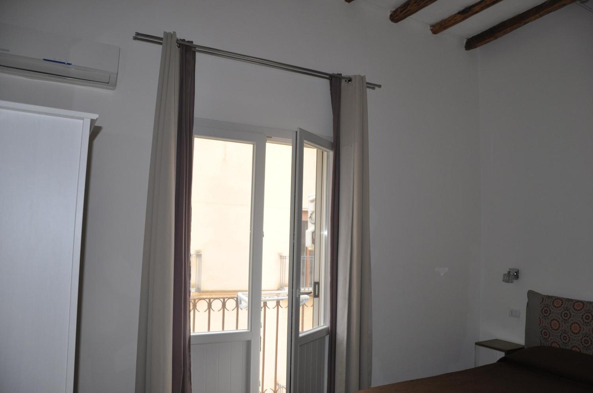Sat Appartamenti Locazioni Turistiche Brevi-G&P Holiday Home Трапани Екстериор снимка